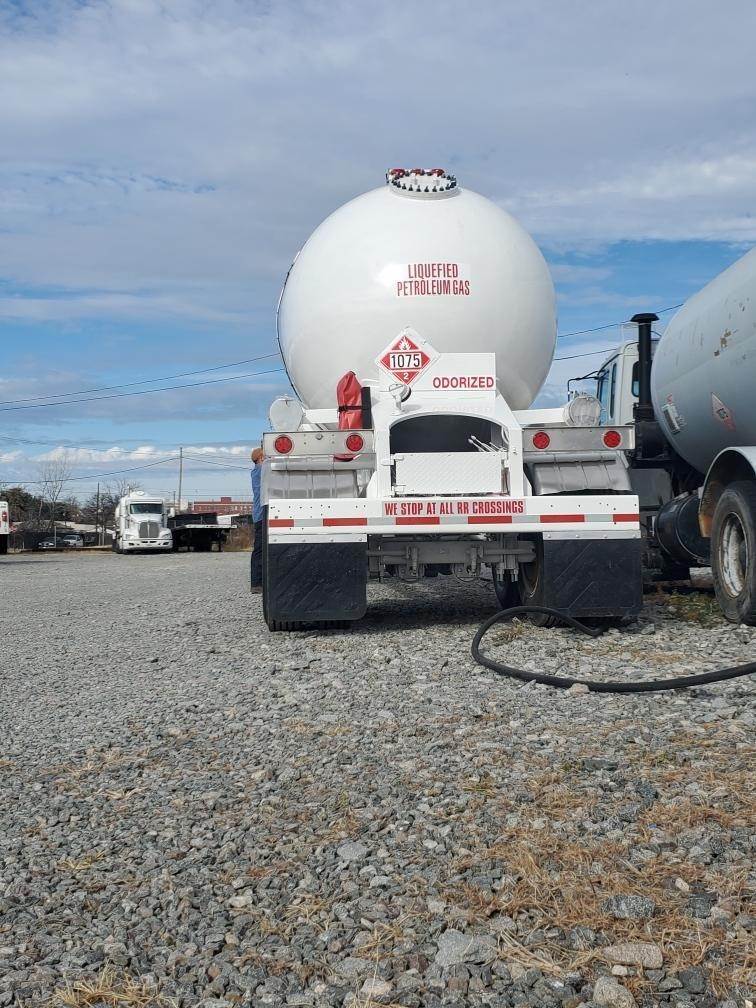 Buy 11600 GALLON Industrial Gas Tank Trailer Online MC-331 LPG LIQUID TANKER IN STOCK - Image 3