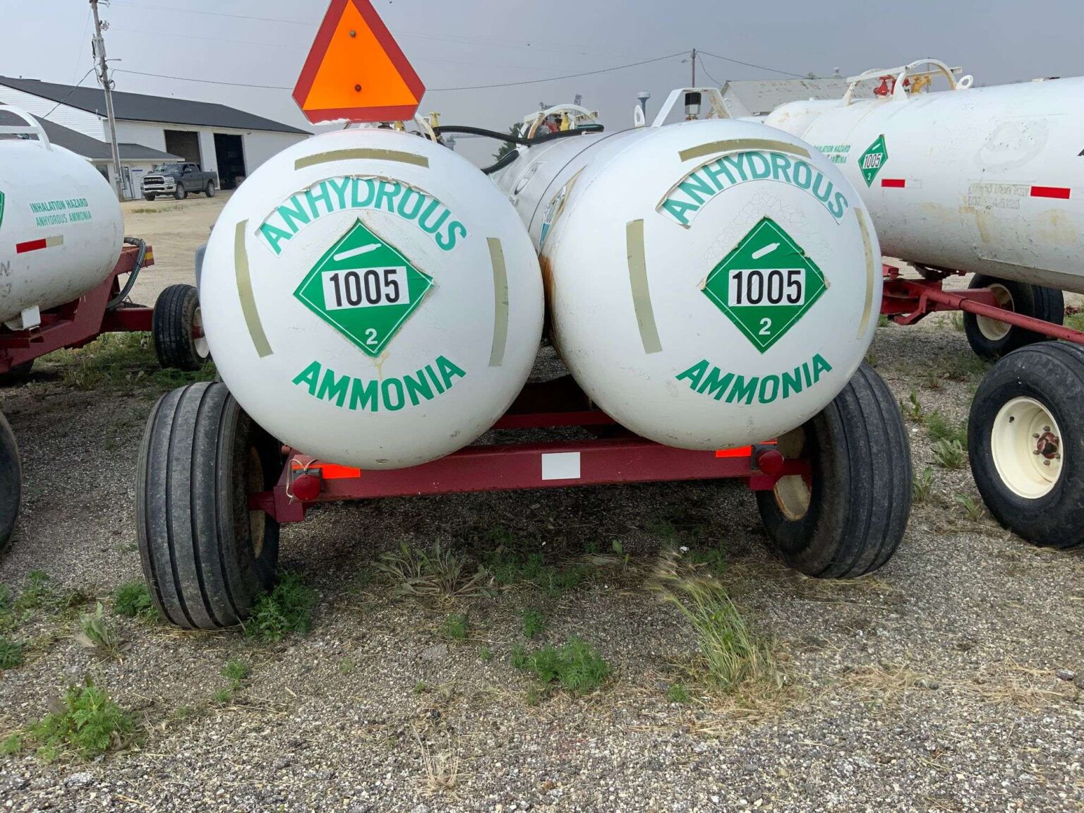 Buy Twin 1000 Gallon Nh3 Tanks Online - Image 8