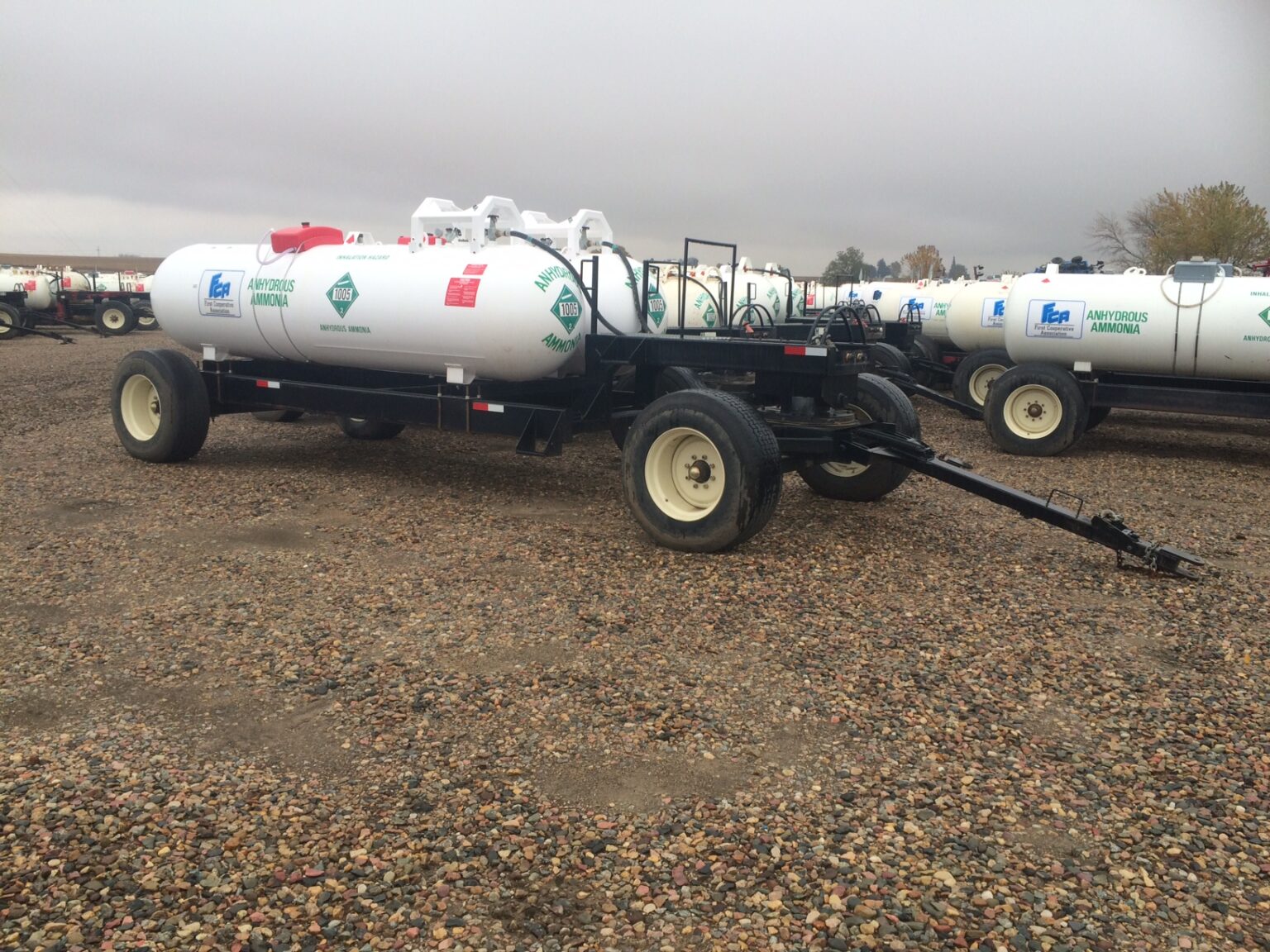 Buy Twin 1000 Gallon Nh3 Tanks Online - Image 9