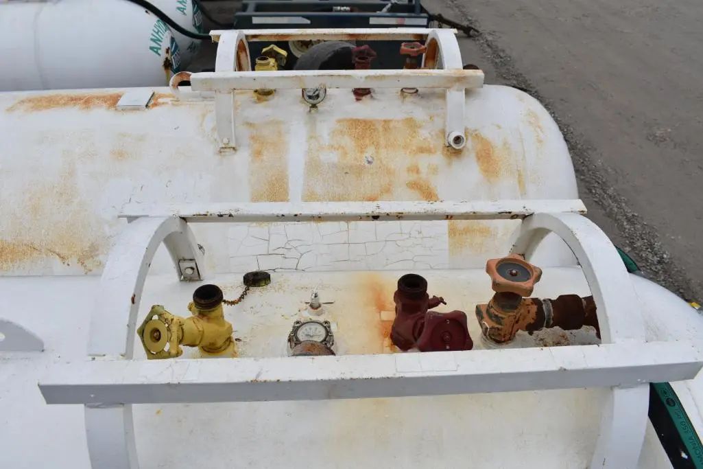 Buy Twin 1000 Gallon Nh3 Tanks Online - Image 21